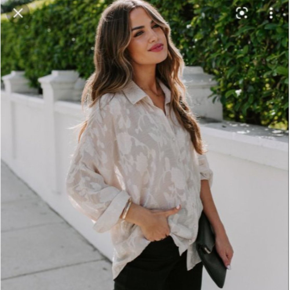 LoveStitch Collared La Vie Continue Button Down Blouse